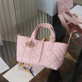 Picture of Dior Handbags _SKUfw242322261fw